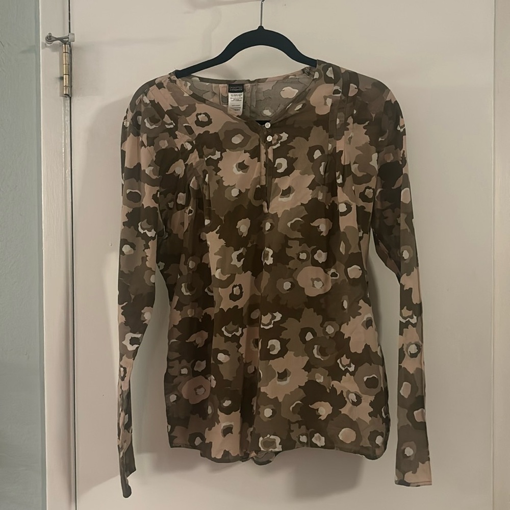 Patagonia long-sleeve cotton shirt, size M